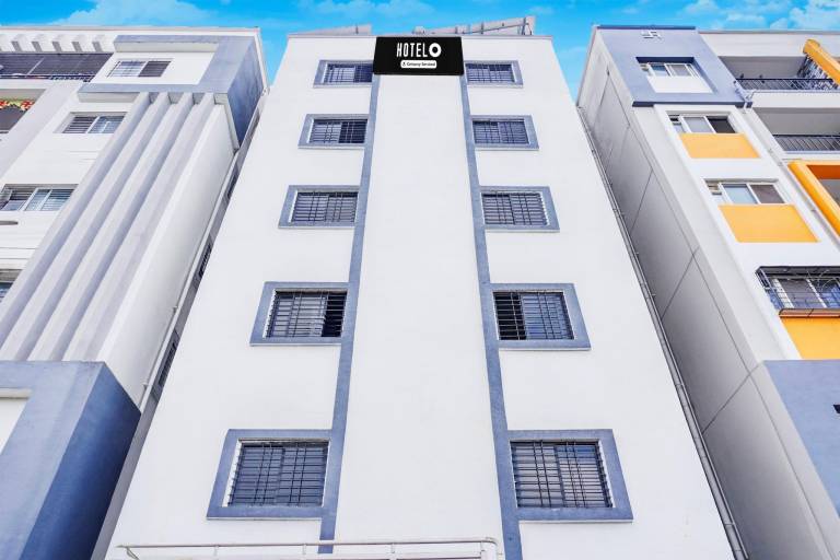 Super Hotel O Manjari Road