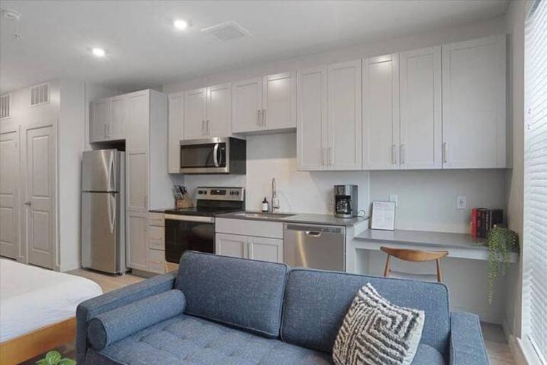 CozySuites l Spacious SDO Lawrenceville — photo 4