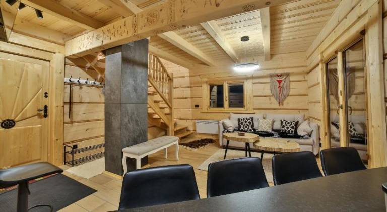 Chalet with jacuzzi | Pets allowed — photo 4