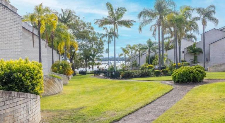 House  Lemon Tree Passage