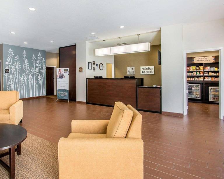 MainStay Suites Meridian - Bonita Lakes — photo 4