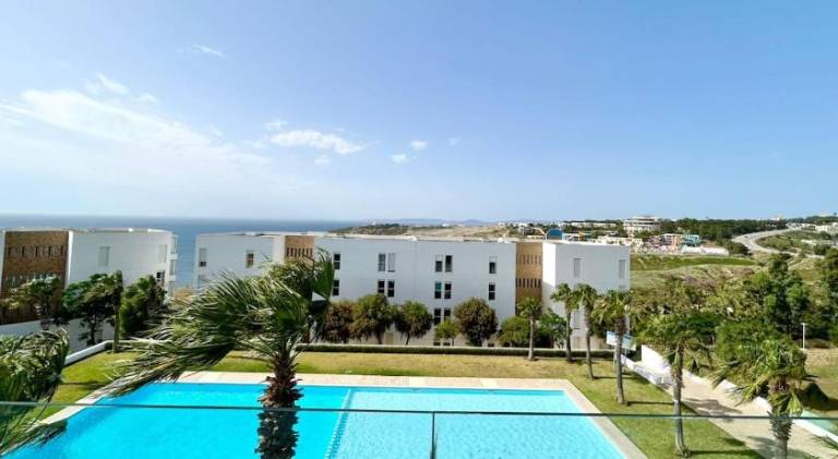 The Ocean Dream - 2 BR Pool and Beach Views — photo 3