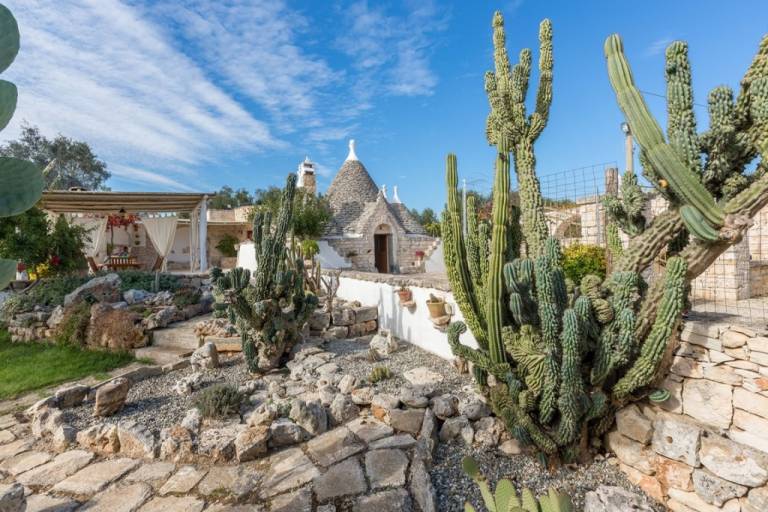 Family-oriented beautiful villa with garden & private pool | Pets allowed — photo 3