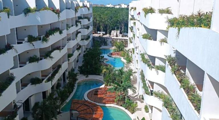 Holiday apartment with pool — photo 4