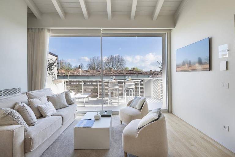 Apartment with patio & fast internet | River view — photo 5