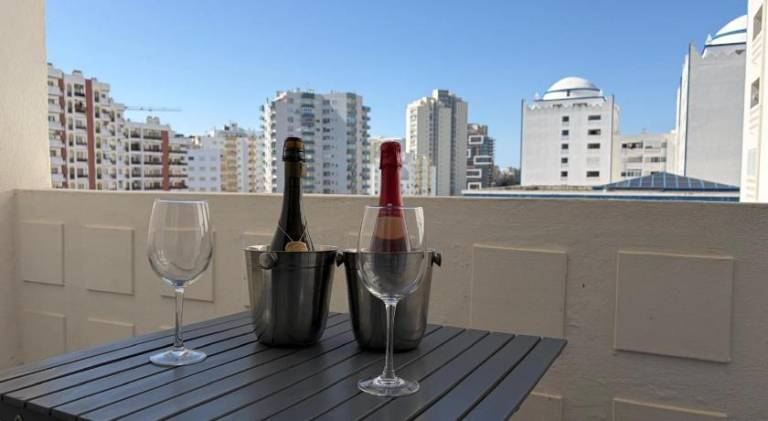 Holiday apartment with patio in Portimão