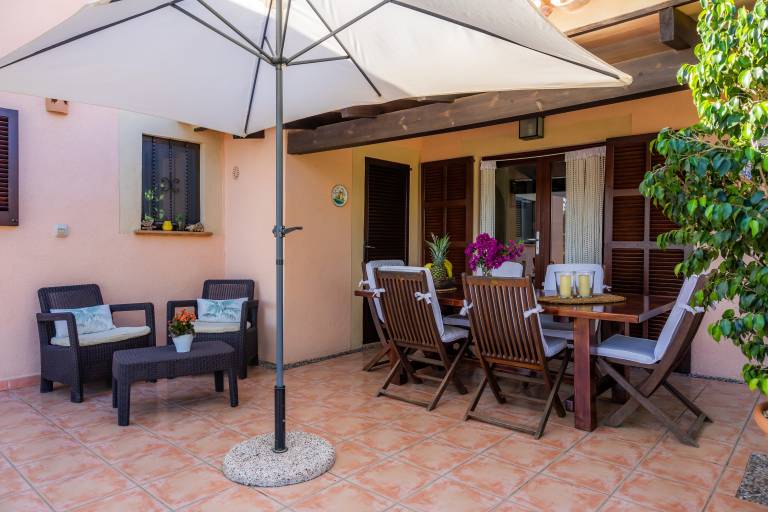 Children-friendly vacation home with yard, terrace & private pool | Mountain view | Perfect for remote work | Pet-friendly — photo 5