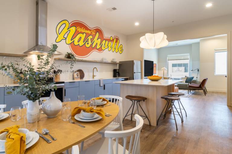 The Conway Modern Music City Penthouse Sleeps 28