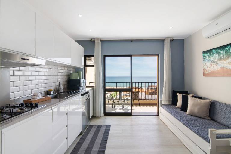 Apartment 'Luxury Beach View - Praia Da Rocha' with Sea View, Wi-Fi and Air Conditioning — photo 4