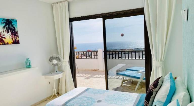 Beautiful holiday apartment with heated pool, patio & yard | Next to the beach | Pets allowed — photo 2