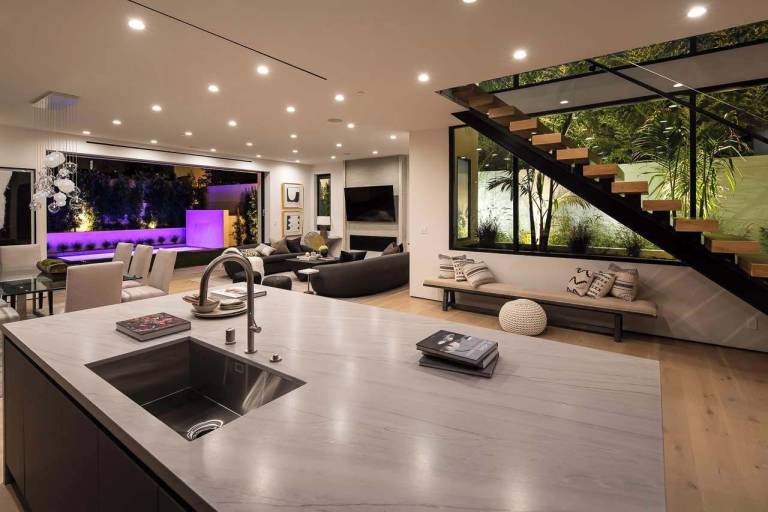 Hus Hollywood