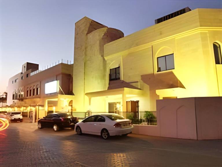 Al Qurum Resort