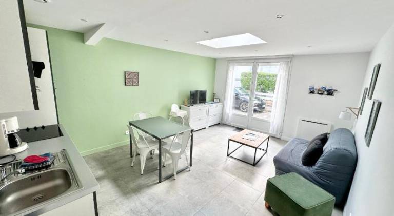 Apartment with 1 room for 4 persons in Montreuil