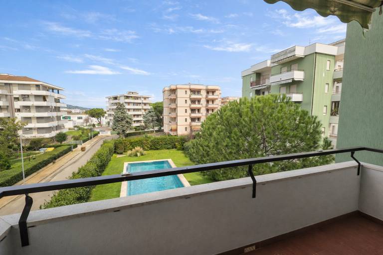 Holiday apartment with pool & terrace | Close to the beach | Dogs allowed — photo 2
