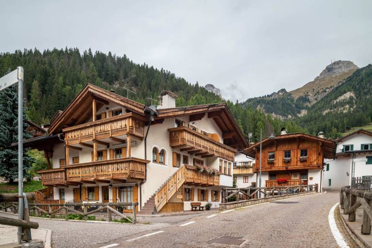 Apartment 'Sassolungo' with Mountain View, Balcony and Wi-Fi — photo 3