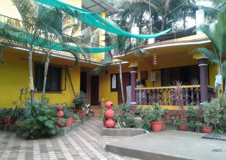Yellow House — photo 3