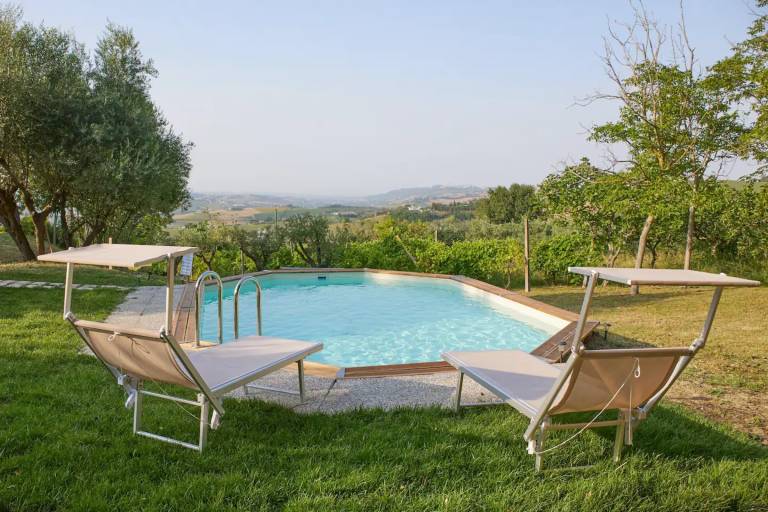 Pleasant villa with hot tub, private pool & yard | Sea view | Pet-friendly in Fermo