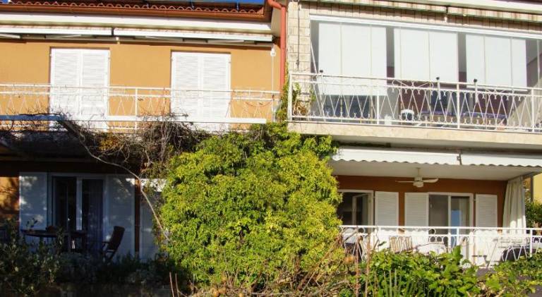 Holiday apartment with terrace, garden & barbeque — photo 3