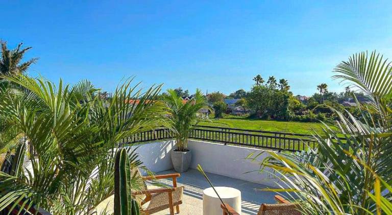Wonderful villa with yard, patio & private pool | Perfect for remote work | Pets allowed — photo 5
