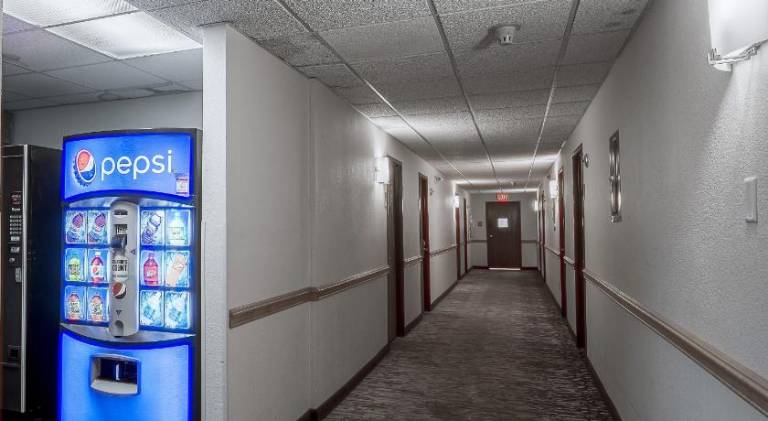 Red Roof Inn & Suites Hermitage — photo 5