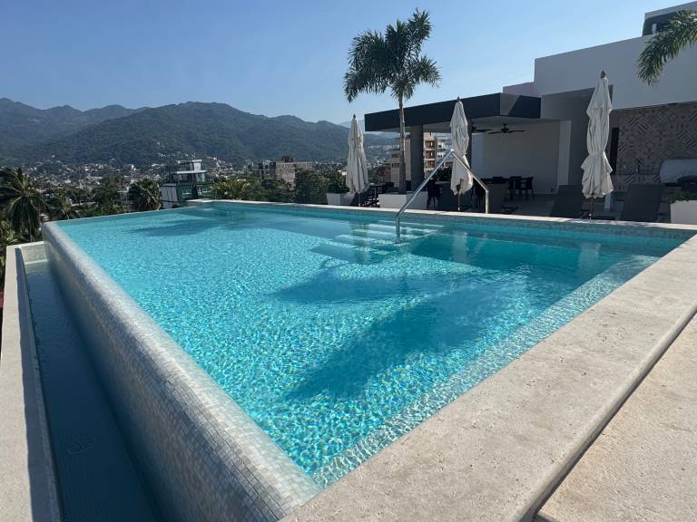 Brand New 2BR Condo in Esquina Versalles