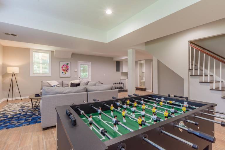 Beautiful large Newly renovated 5 Bedroom house — photo 2