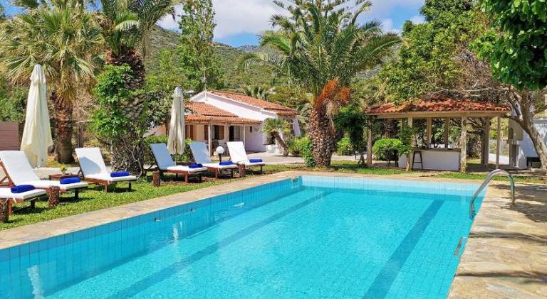 Pleasant villa with grill, garden & patio | Next to the beach | Pets allowed in Mylopotamos