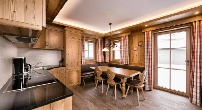 Charming chalet with sauna, patio & grill | Close to the ski | Pets allowed — photo 3