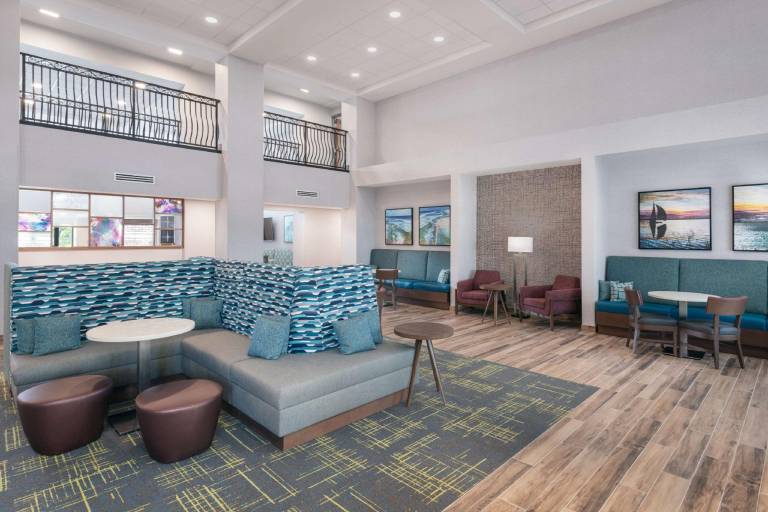 Hampton Inn & Suites Fort Myers Beach/Sanibel Gateway — photo 3