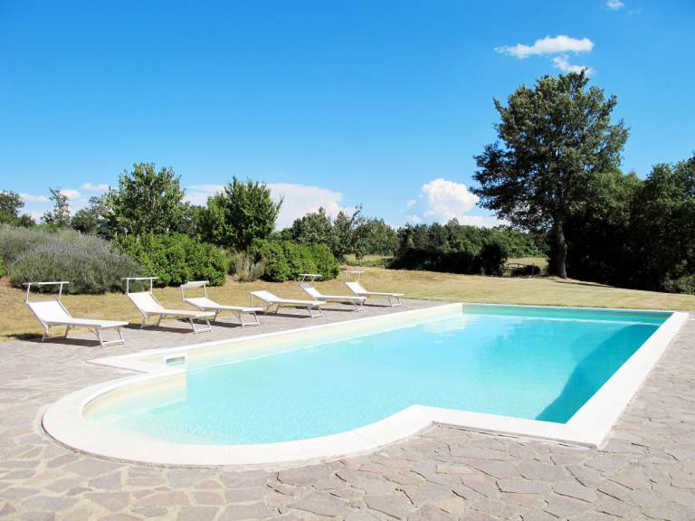 Vacation home with garden, BBQ & private pool | Nature view — photo 3