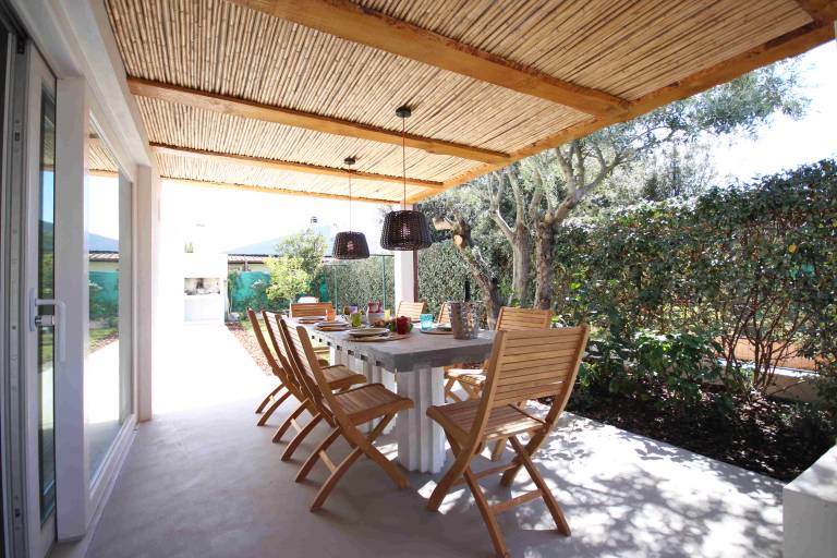 Villa with terrace, yard & BBQ | Garden view — photo 2