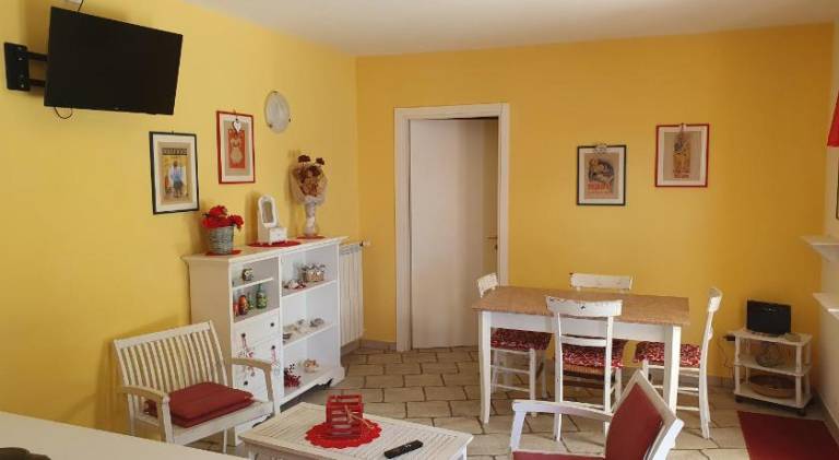 Holiday apartment with 2 rooms for 6 persons — photo 5