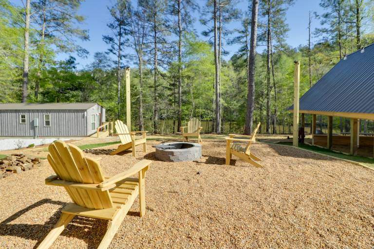 Cabin w/ Lake Access Near Talladega Nat'l Forest — photo 2