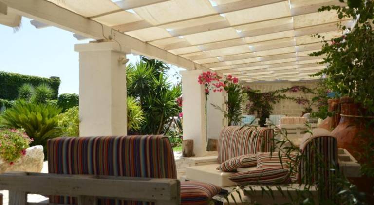 Farm with patio, pool & garden — photo 4