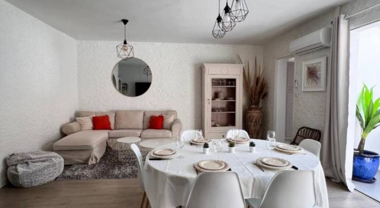 Vacation home with 3 rooms for 6 persons in Narbonne