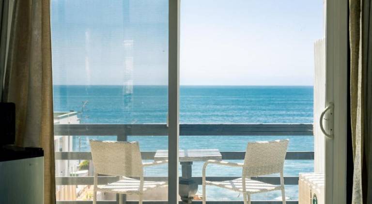 Laguna Cove Hotel in Orange, CA