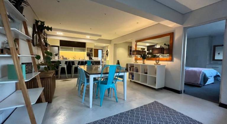 Beautiful rental apartment | Next to Sea Point | Pets allowed in Cape Town