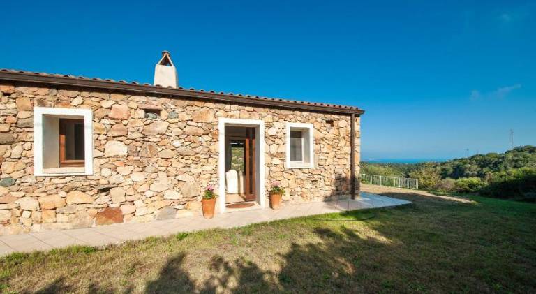 House with terrace, yard & BBQ in Olbia