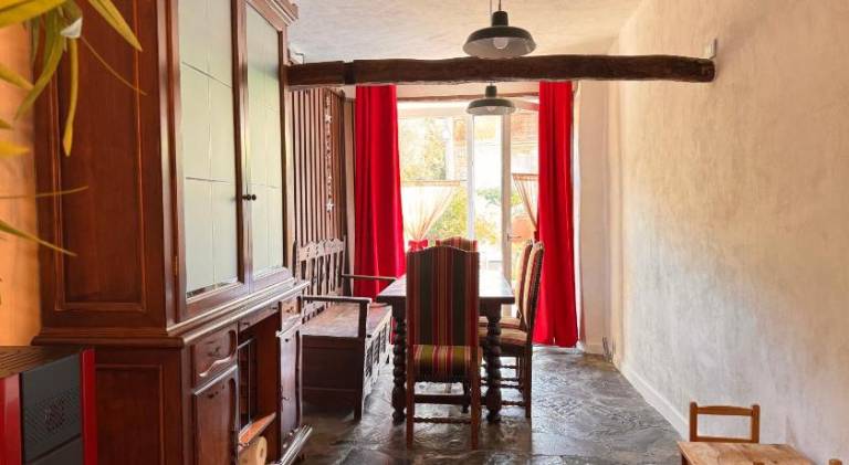 Pleasant vacation home with hot tub | Pet-friendly — photo 4