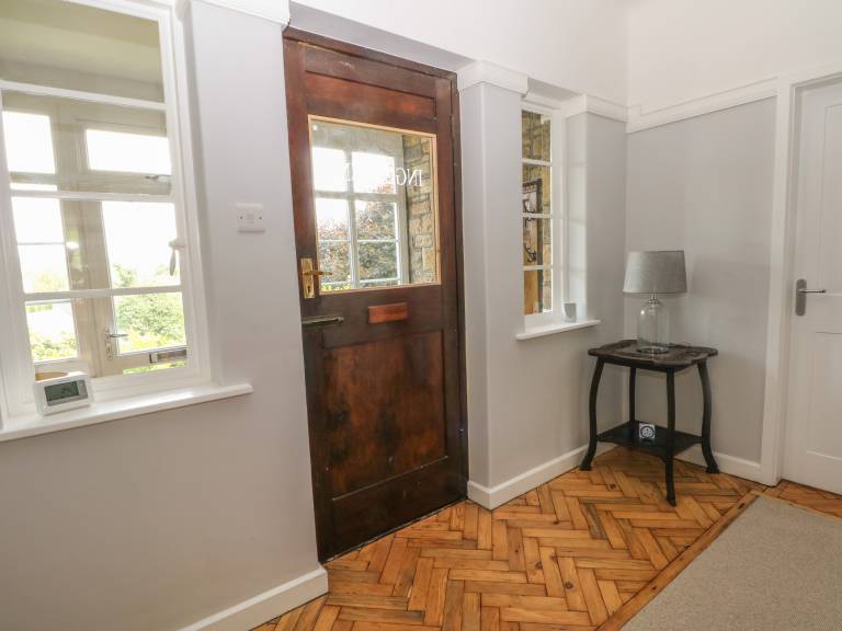 Family-friendly pleasant cottage with yard | Pet-friendly — photo 3