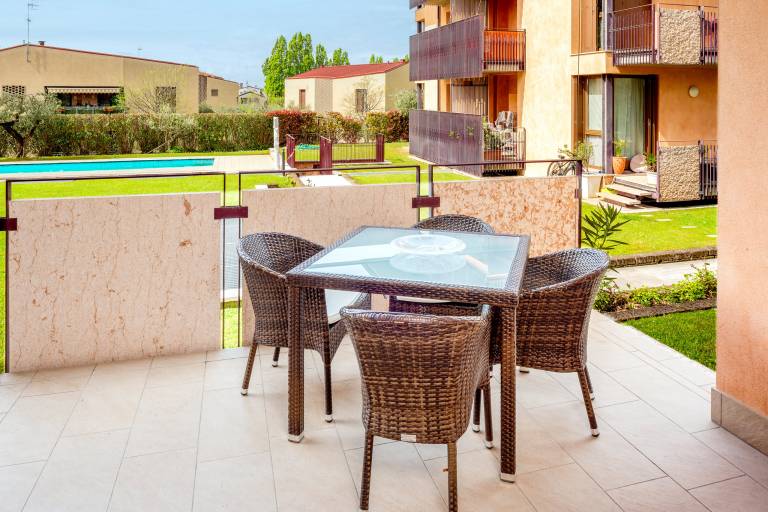 Fully equipped wonderful rental apartment with BBQ, pool & yard | Pets allowed — photo 5
