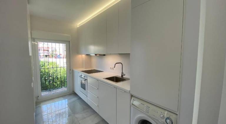 Holiday apartment with pool — photo 5