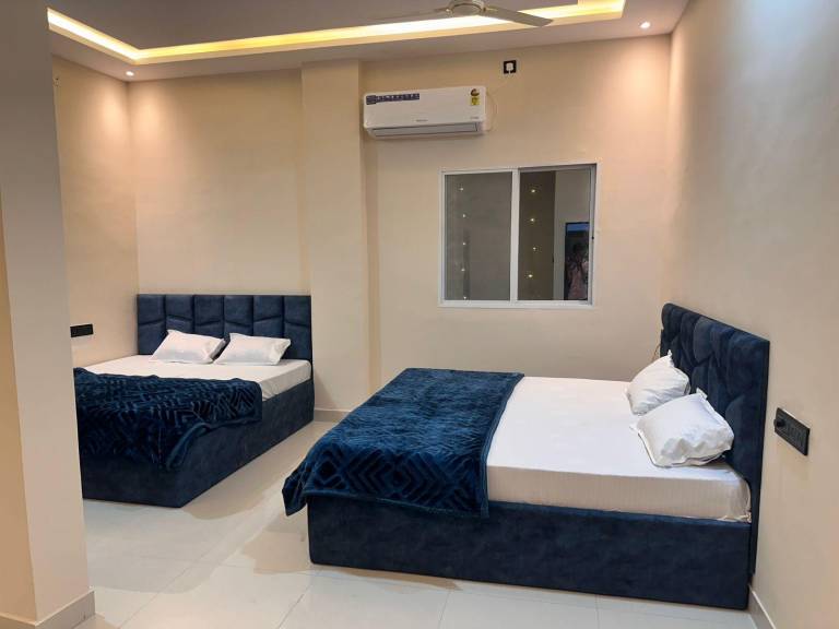 Hotel shrim nx in Indore