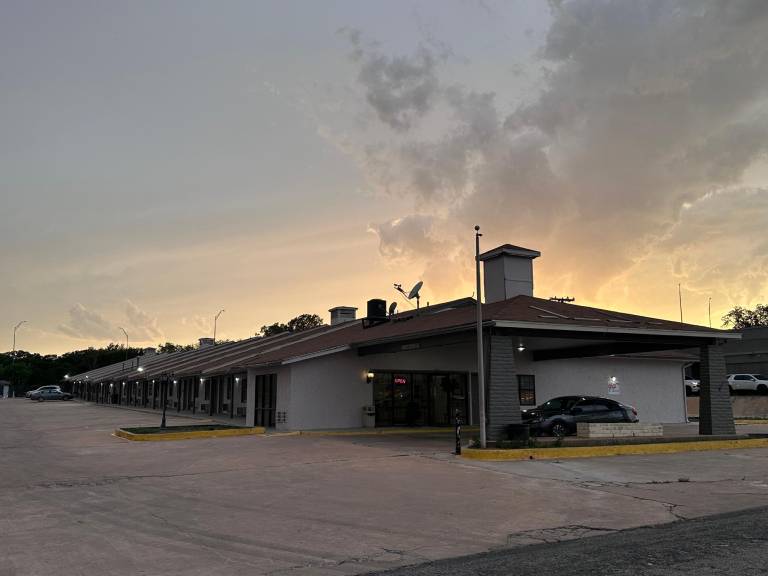Sunset Inn in Brady, TX