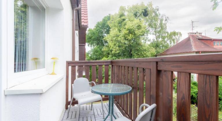Villa with yard — photo 5