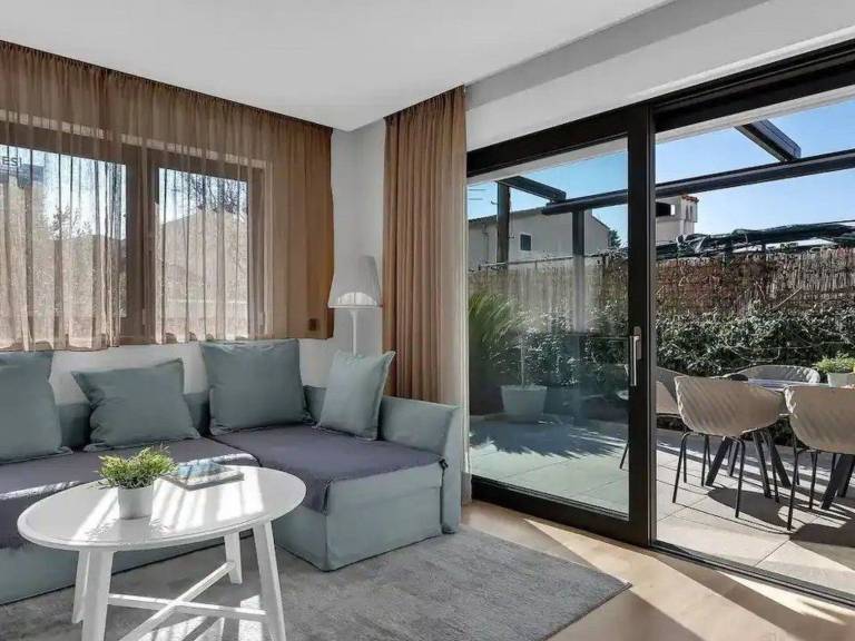 Rental apartment with patio & garden — photo 3