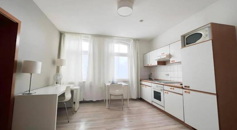 Pleasant serviced apartment with patio | Dogs allowed — photo 2