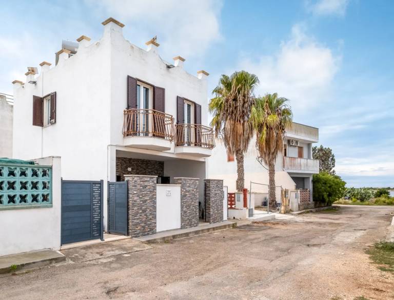 Vacation home with 1 room for 4 persons in Porto Cesareo