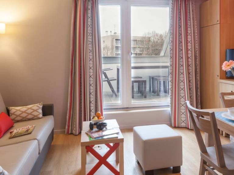 Rental apartment with heated pool — photo 4