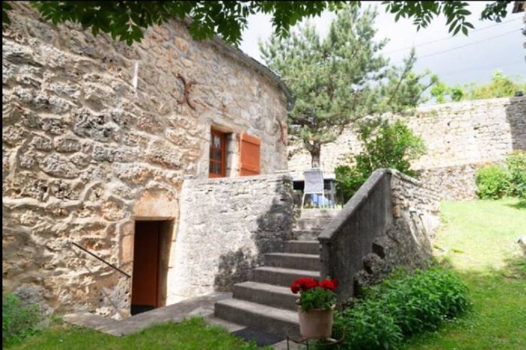 Child-friendly gite with terrace & barbecue | Nature view | Pet-friendly — photo 3